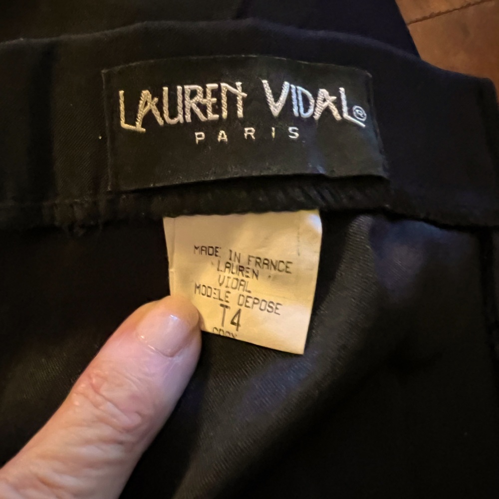 Lauren Vidal cropped black pants. Size T4 (American 10)